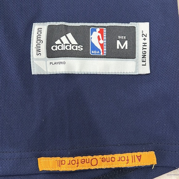 Lebron James Cavs Jersey - Picture 4 of 7